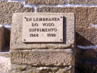 Placa colocada no Cambedo por um conjunto de intelectuais galegos