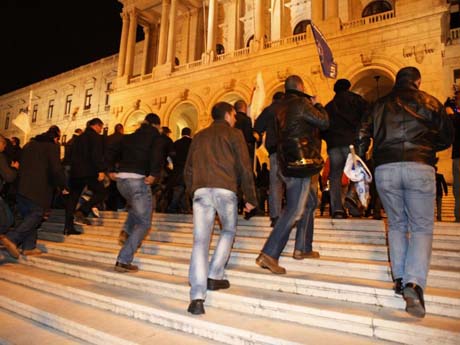 Manifestacção conjunta de todas as forças de segurança, Assembleia da Républica, Lisboa
