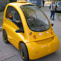 O automóvel de esquerda