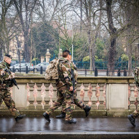 O estado de emergência anunciado por Hollande faz mal às liberdades…