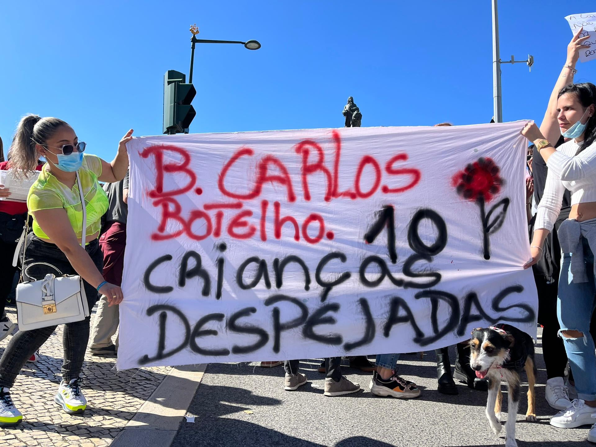 Tanta casa sem gente e tanta gente sem casa